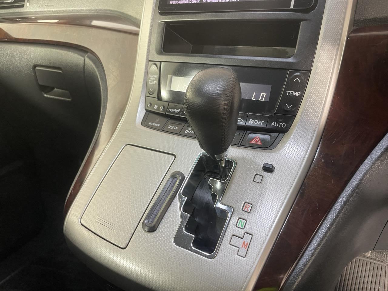 2013 Toyota Vellfire 2.4 Z People Mover REVERSING CAMERA + PARKING SENSORS