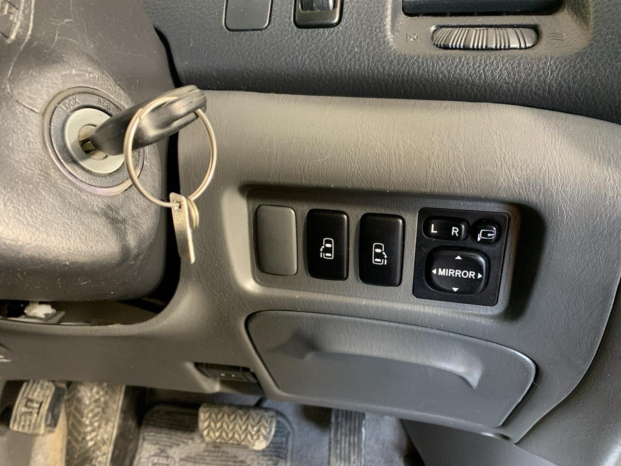 2005 Toyota Estima AERAS 8 SEATER People Mover CRUISE CONTROL + POWER SLIDING DOORS 