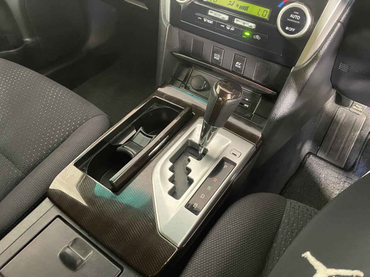 2013 Toyota Camry HYBRID G Sedan REVERSING CAMERA + AUTO LIGHTS + PUSH START