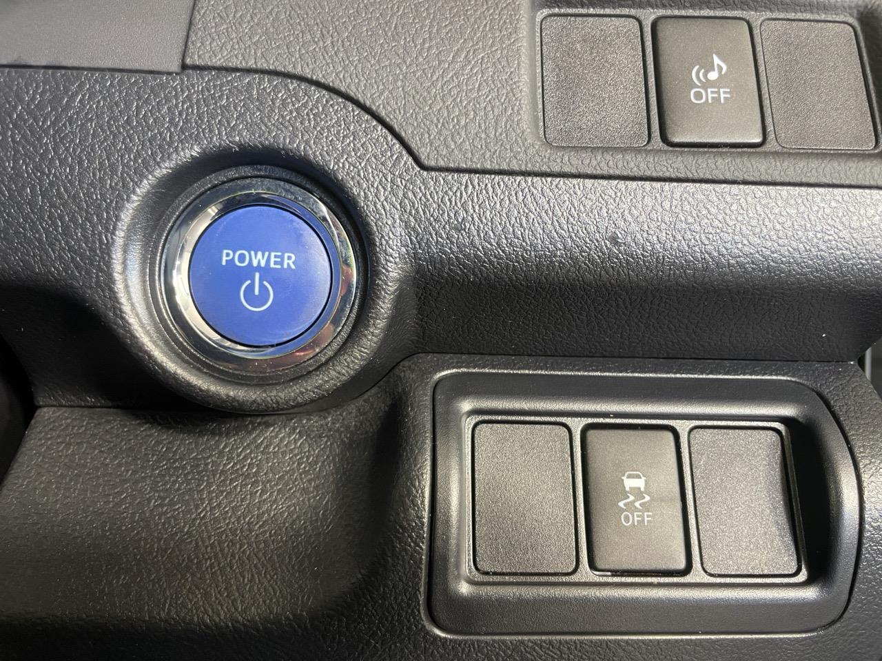 2013 Toyota Camry HYBRID G Sedan REVERSING CAMERA + AUTO LIGHTS + PUSH START