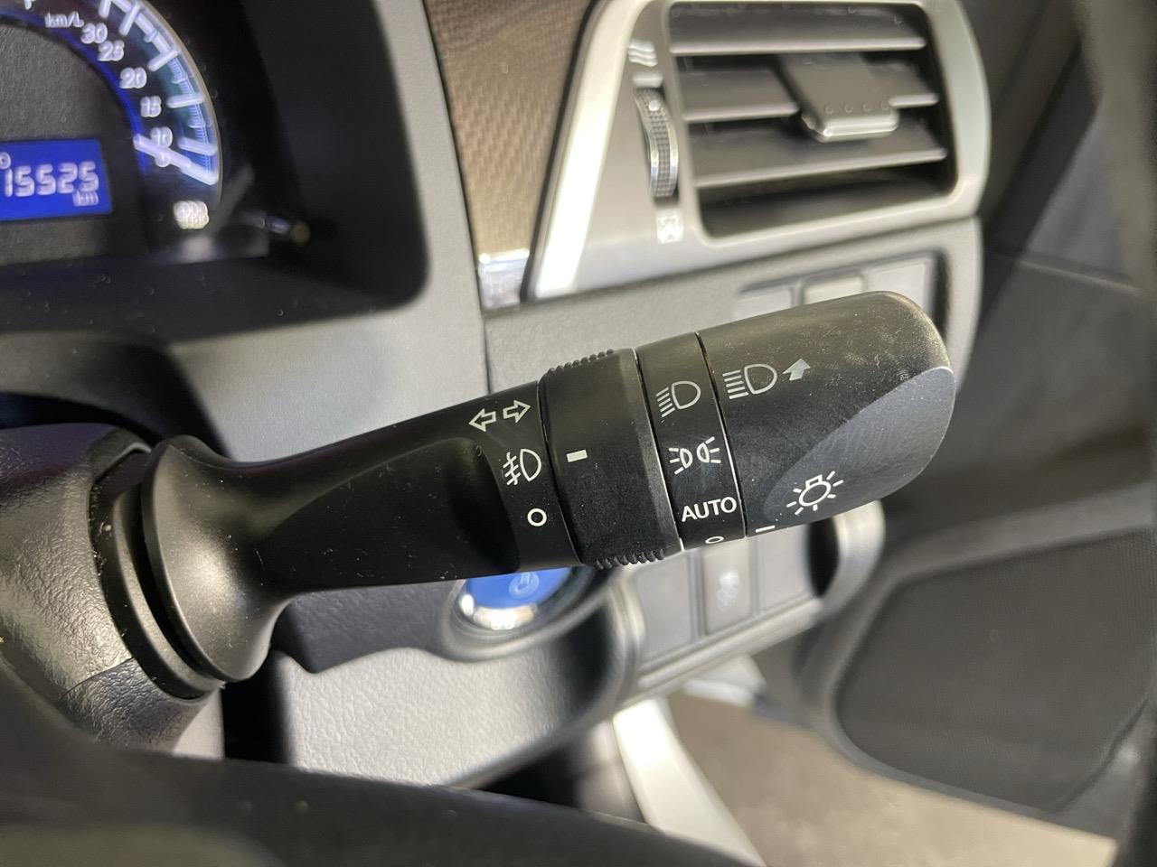 2013 Toyota Camry HYBRID G Sedan REVERSING CAMERA + AUTO LIGHTS + PUSH START