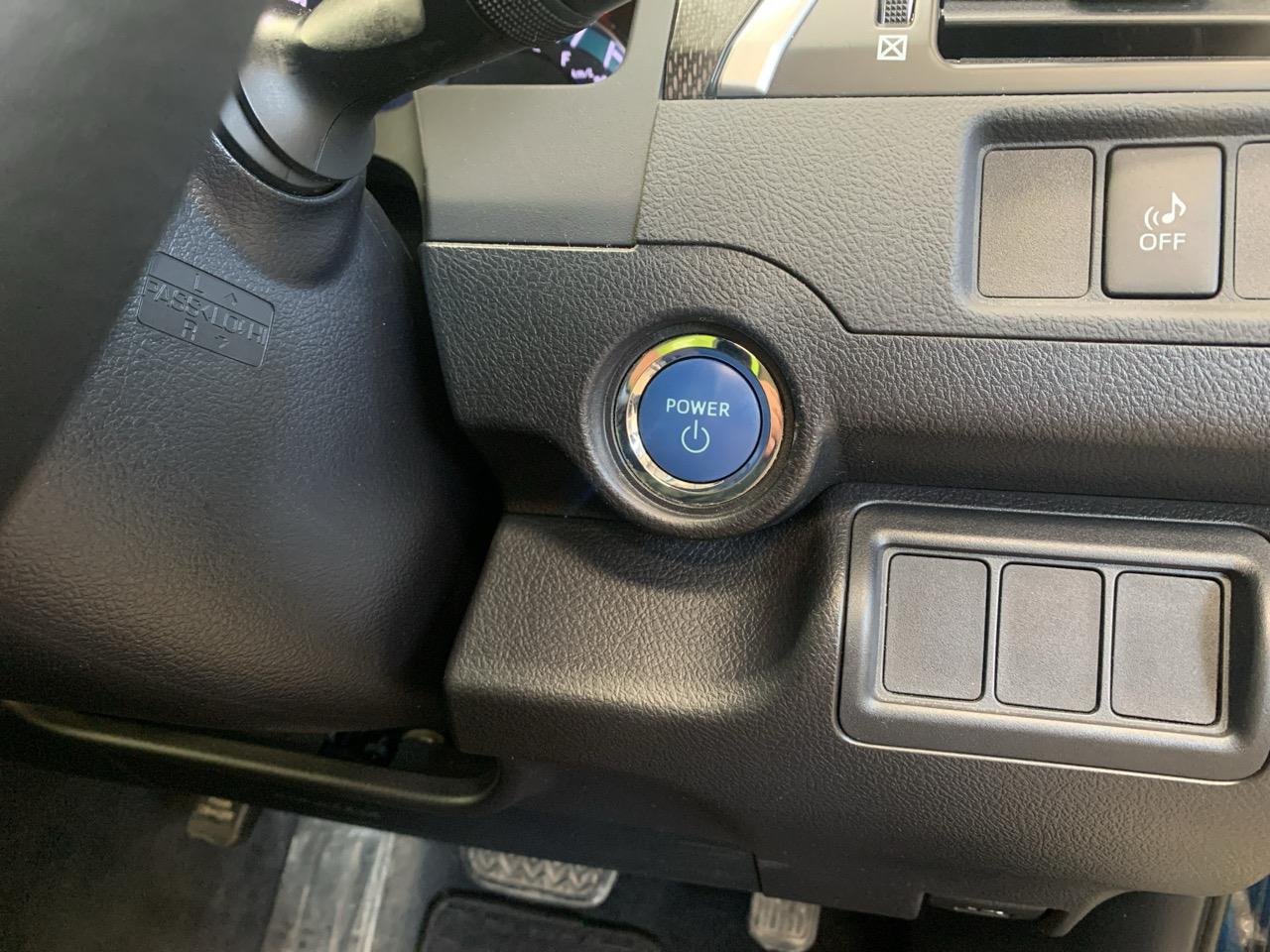 2012 Toyota Camry Hybrid G Package Station Wagon POWER SLIDING DOOR + REVERSING CAMERA