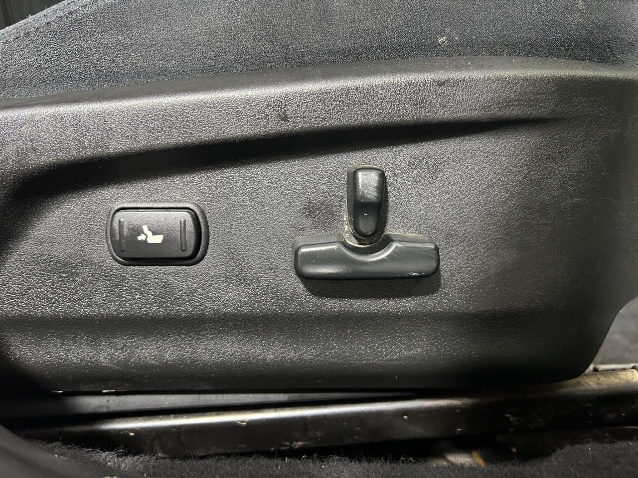 2012 Subaru Legacy Eyesight AWD Station Wagon EYESIGHT SYSTEM + AWD + REVERSING CAMERA