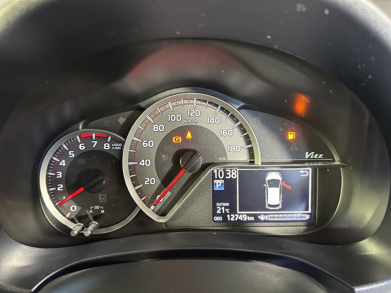 2016 Toyota Vitz F Hatchback LOW KM + REVERSING CAMERA + SMART KEY