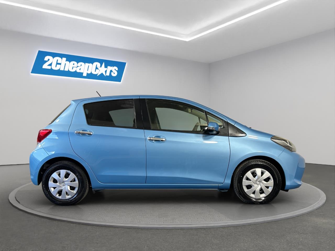 2016 Toyota Vitz F Hatchback LOW KM + REVERSING CAMERA + SMART KEY