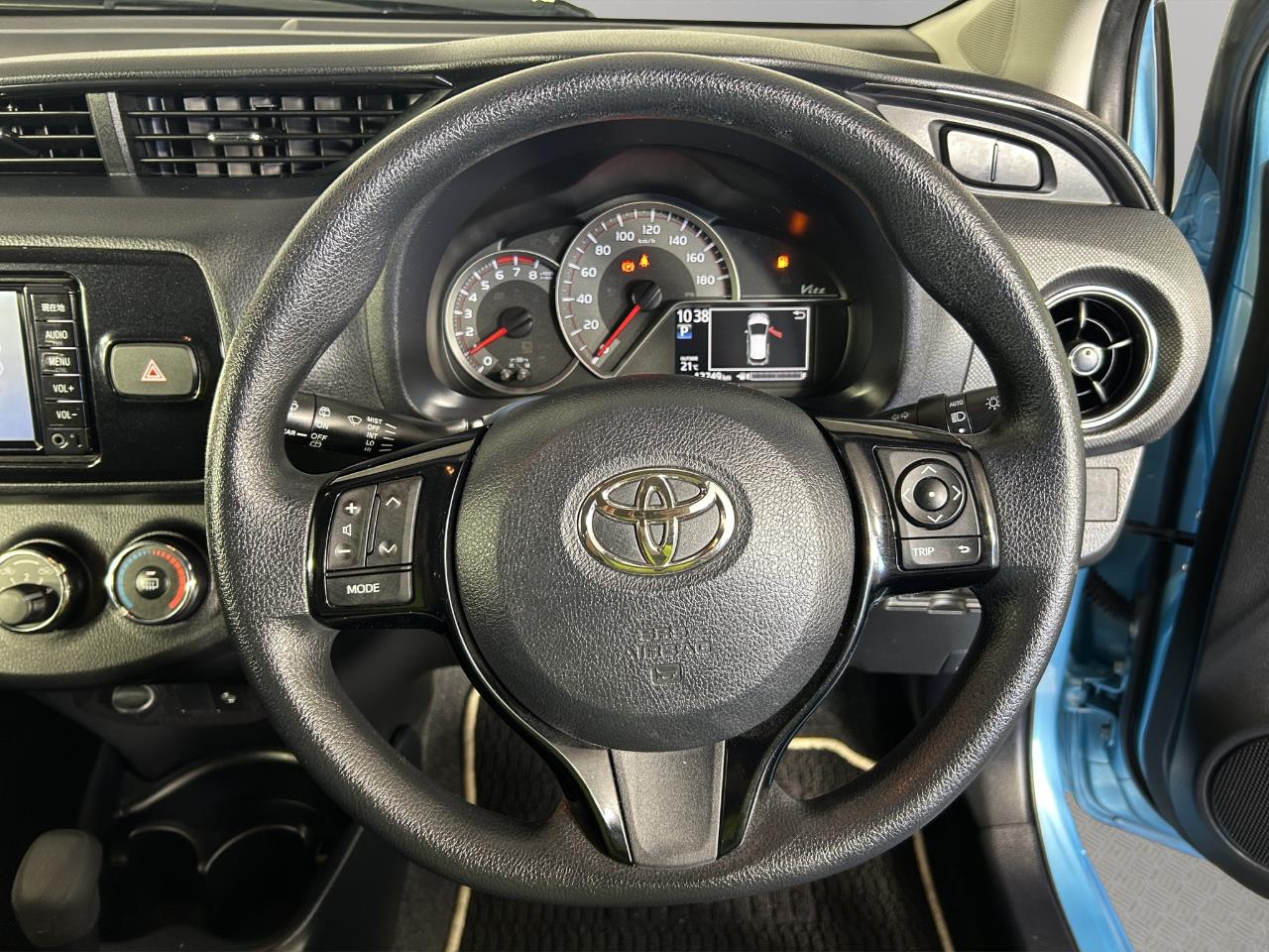 2016 Toyota Vitz F Hatchback LOW KM + REVERSING CAMERA + SMART KEY