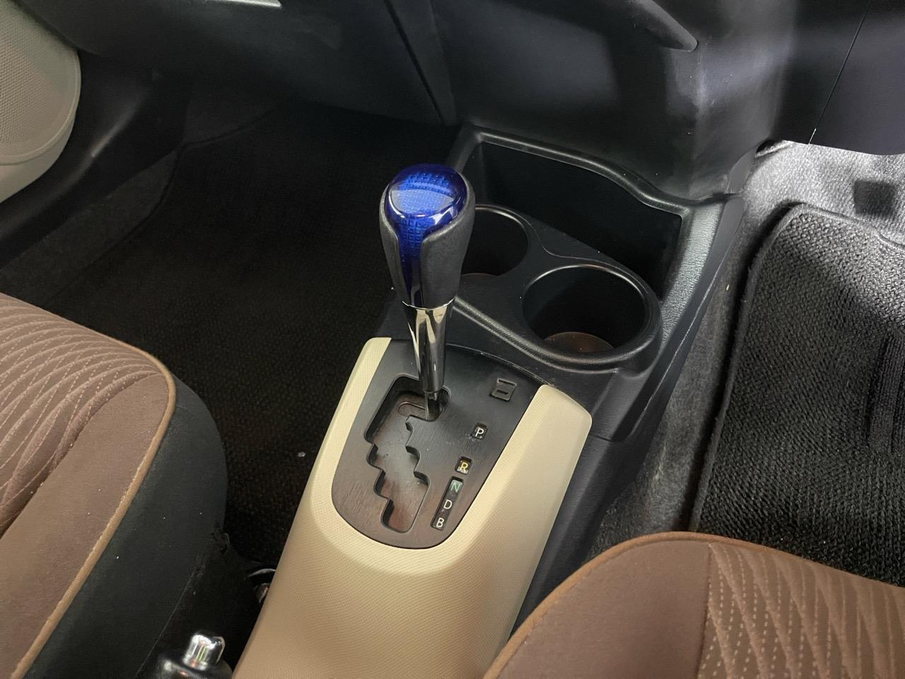 2013 Toyota Aqua G Hatchback AUTO LIGHTS + PUSH BUTTON START 