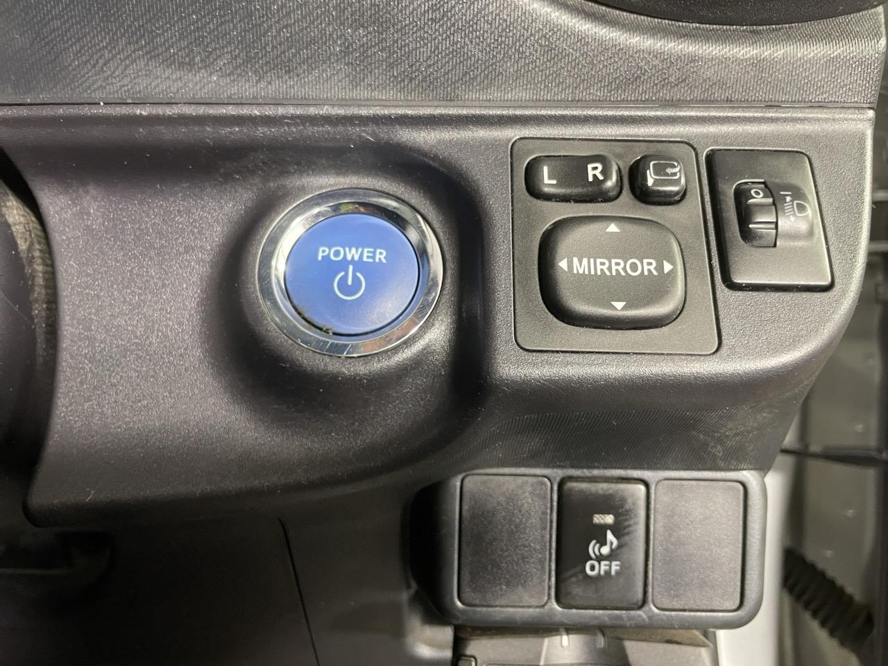 2013 Toyota Aqua G Hatchback AUTO LIGHTS + PUSH BUTTON START 