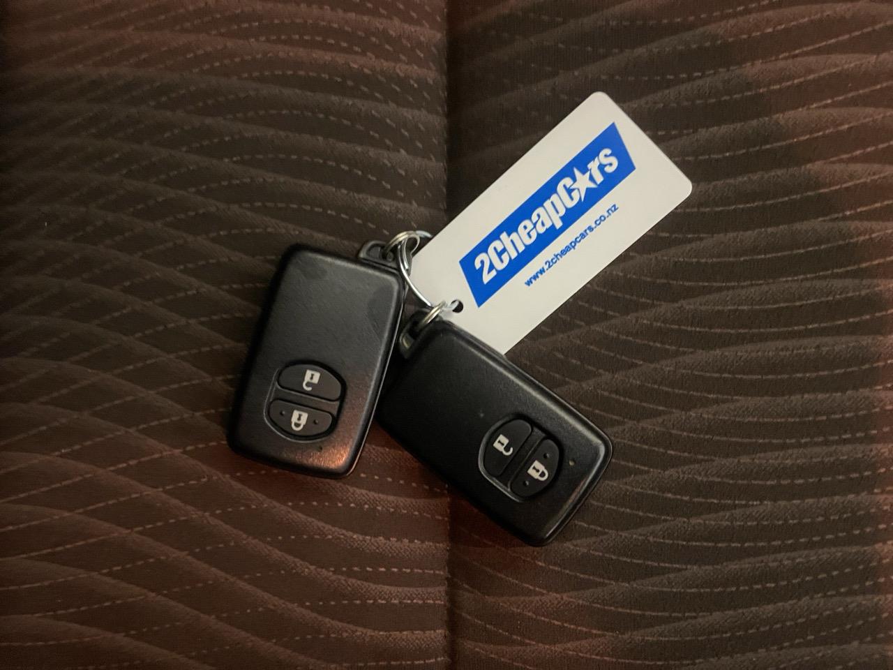 2013 Toyota Aqua G Hatchback AUTO LIGHTS + PUSH BUTTON START 