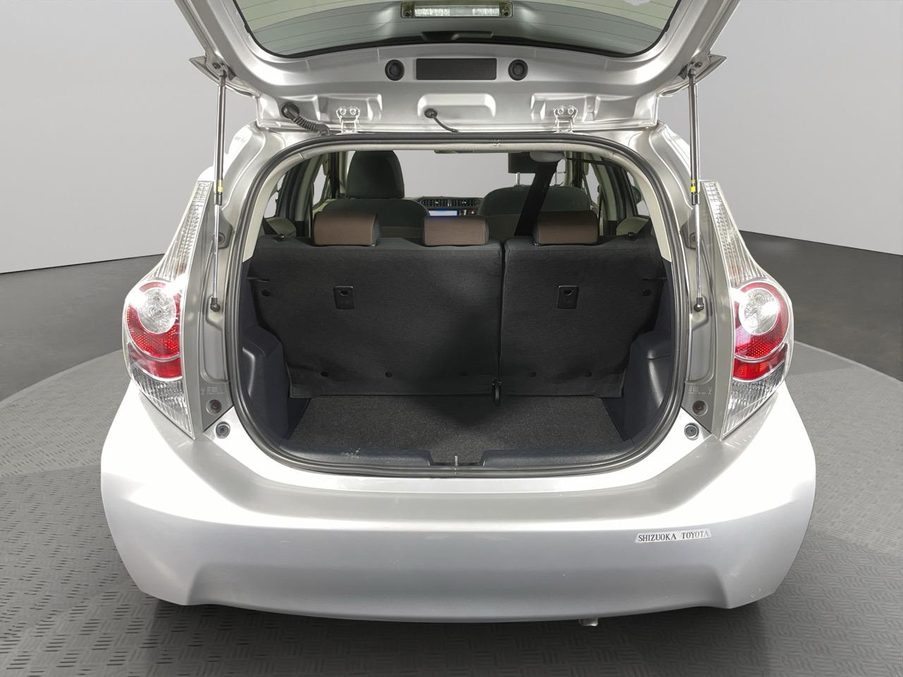 2013 Toyota Aqua G Hatchback AUTO LIGHTS + PUSH BUTTON START 