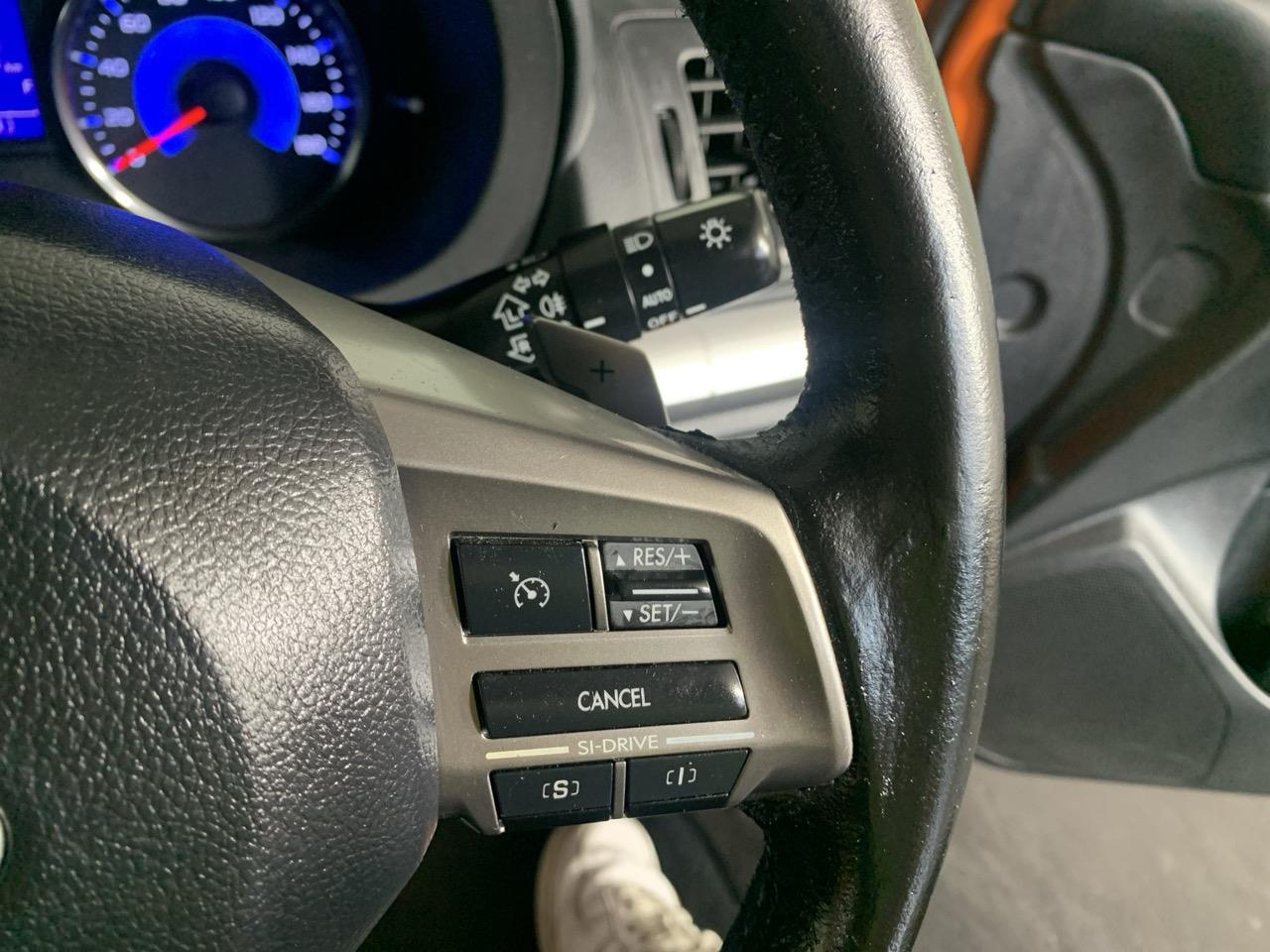 2014 Subaru XV HYBRID 2.0 L EYESIGHT AWD RV/SUV AWD + REVESING CAMERA + CRUISE CONTROL