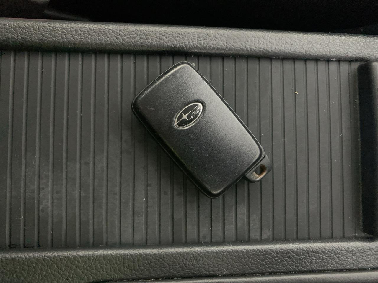 2014 Subaru XV HYBRID 2.0 L EYESIGHT AWD RV/SUV AWD + REVESING CAMERA + CRUISE CONTROL