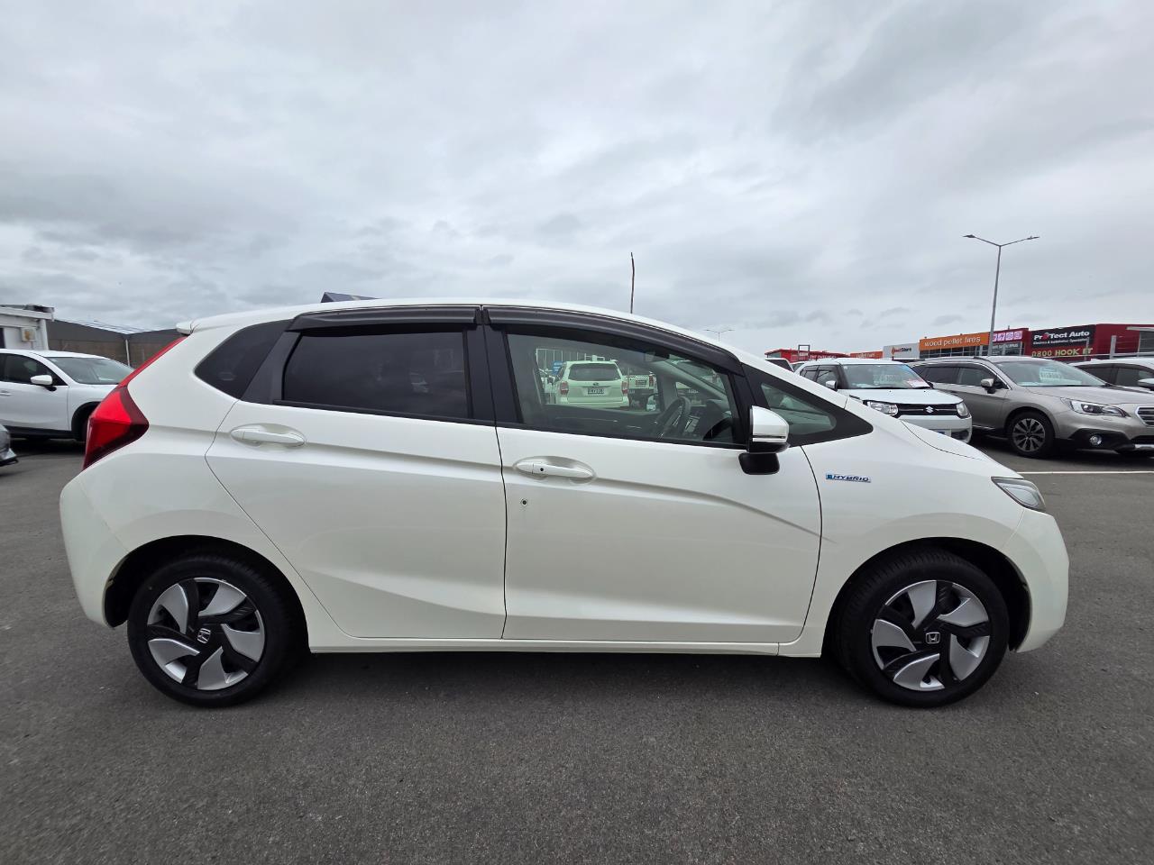 2015 Honda Fit Jazz Hybrid Hatchback REVERSING CAMERA + PUSH START