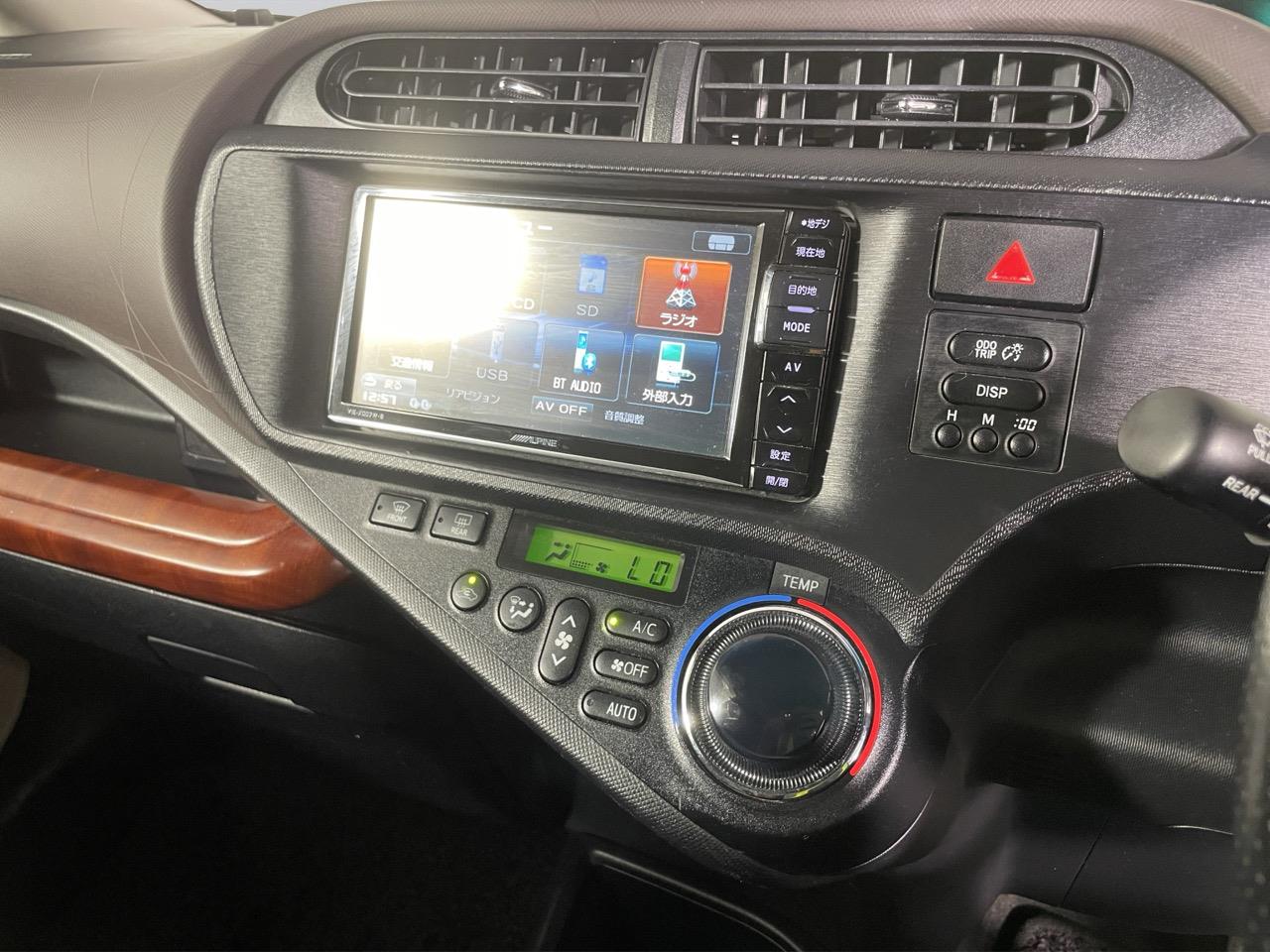 2013 Toyota Aqua G Hatchback HEATED SEATS + AUTO LIGHTS + PUSH BUTTON START