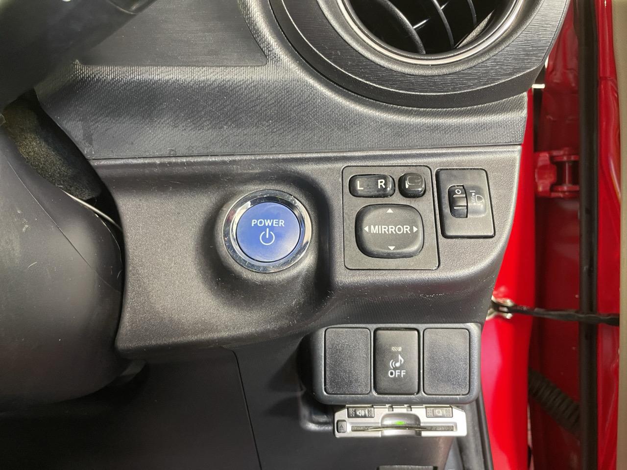 2013 Toyota Aqua G Hatchback HEATED SEATS + AUTO LIGHTS + PUSH BUTTON START