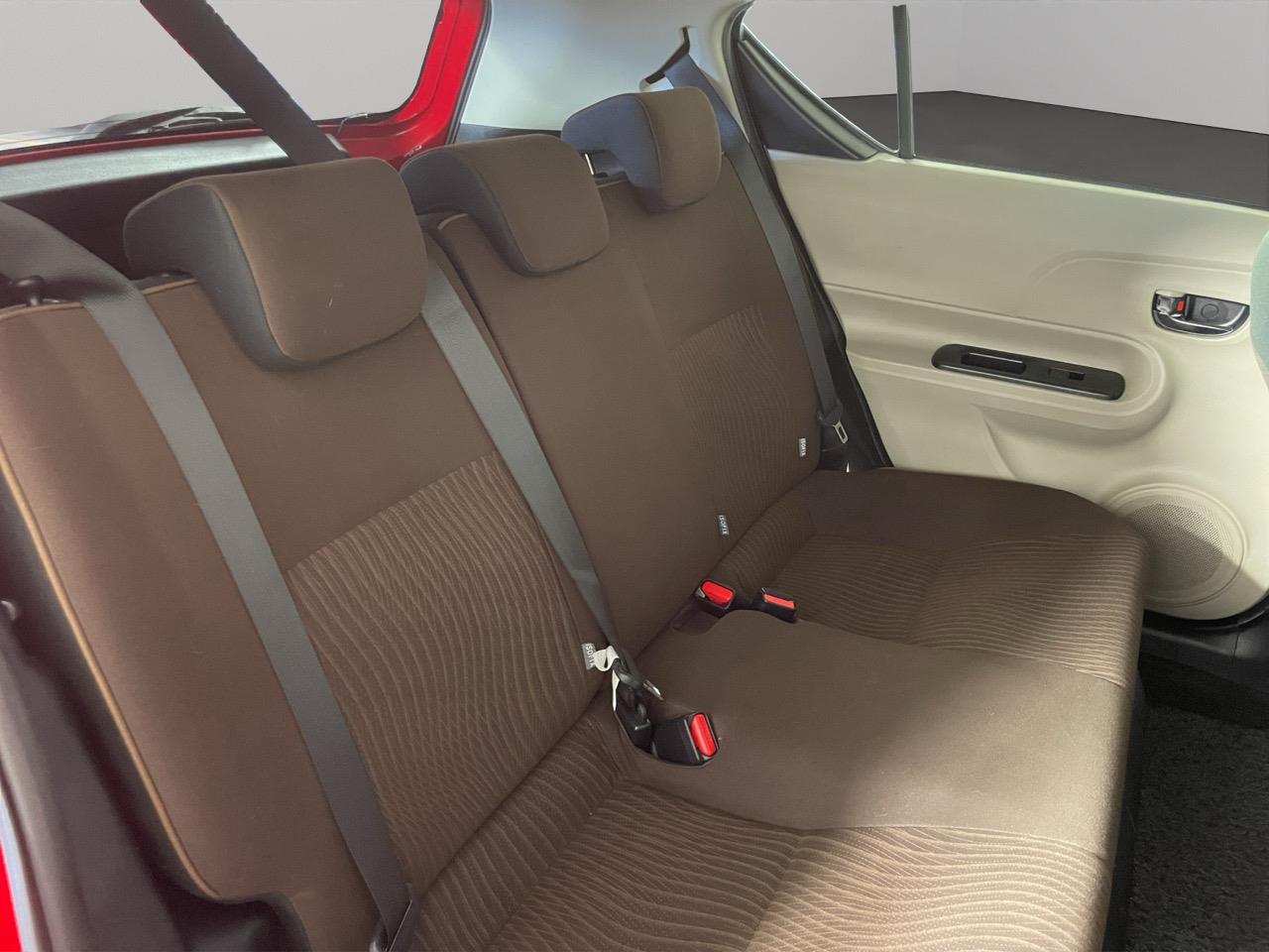 2013 Toyota Aqua G Hatchback HEATED SEATS + AUTO LIGHTS + PUSH BUTTON START