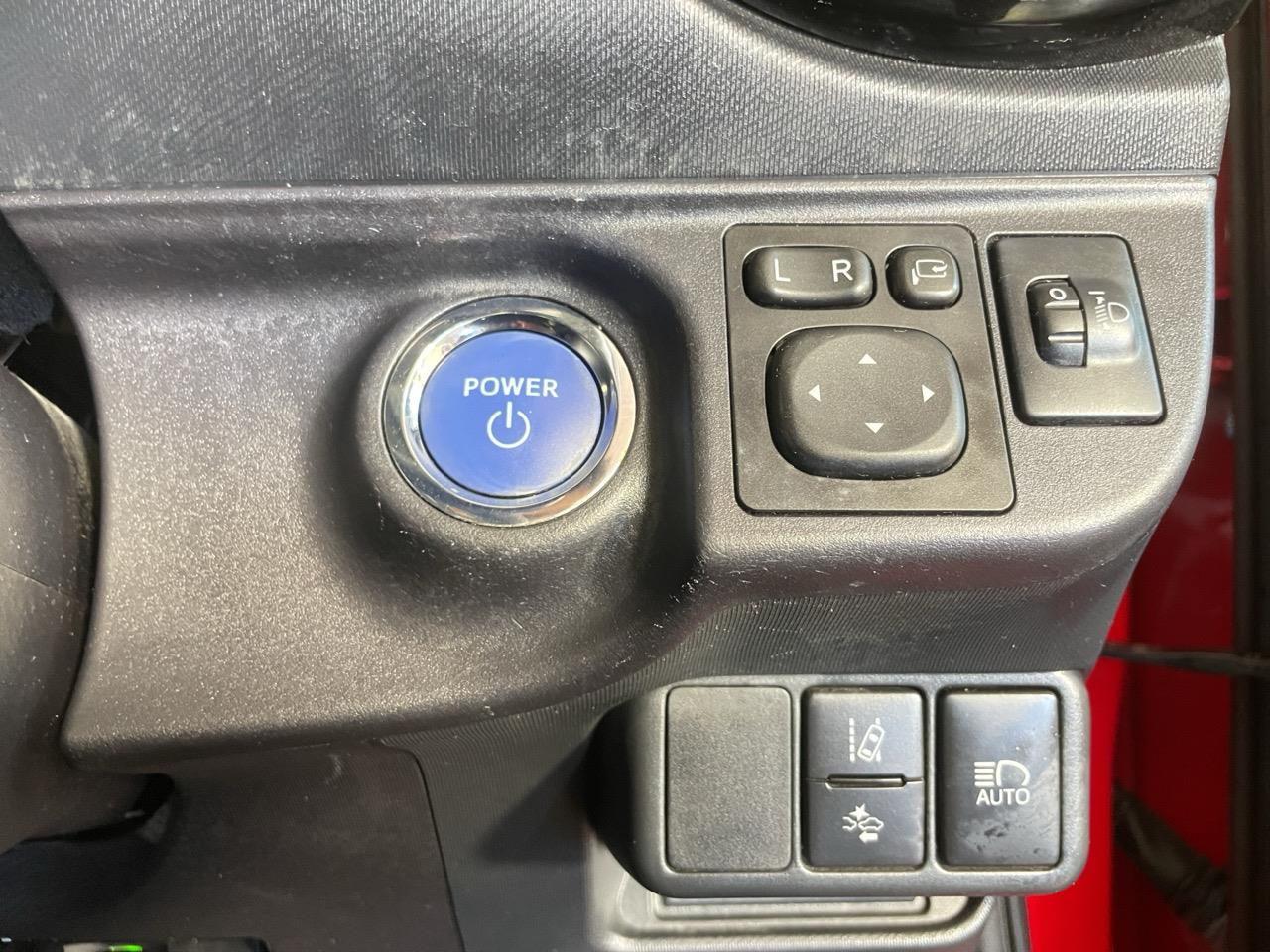 2016 Toyota Aqua Facelift Model S Hatchback CRUISE CONTROL + AUTO LIGHTS + REVERSING CAMERA