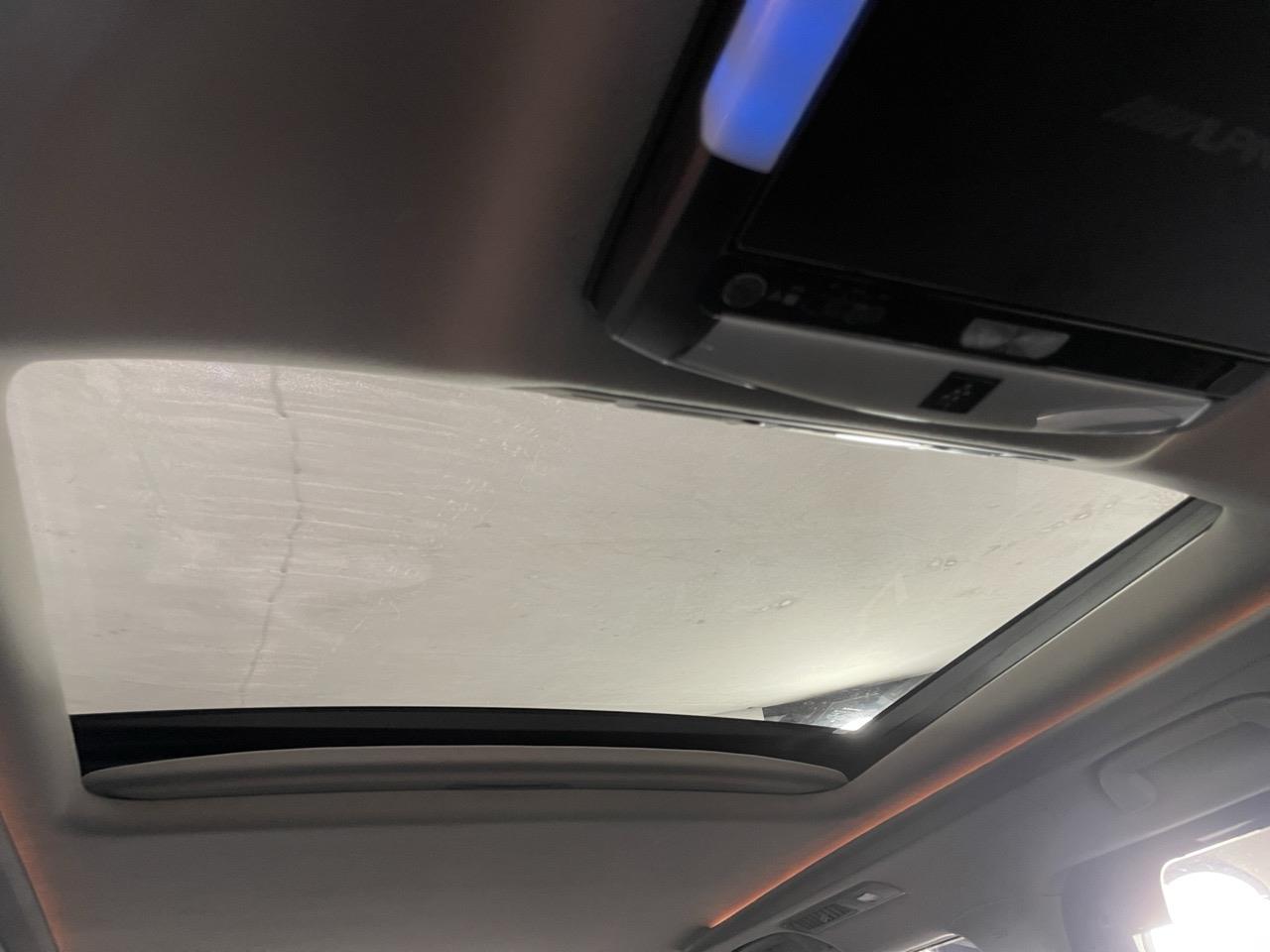 2013 Toyota Vellfire 2,4Z People Mover SUNROOF + REVERSING CAMERA + POWER REAR GATE