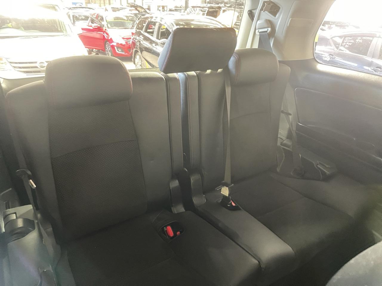 2013 Toyota Vellfire 2,4Z People Mover SUNROOF + REVERSING CAMERA + POWER REAR GATE