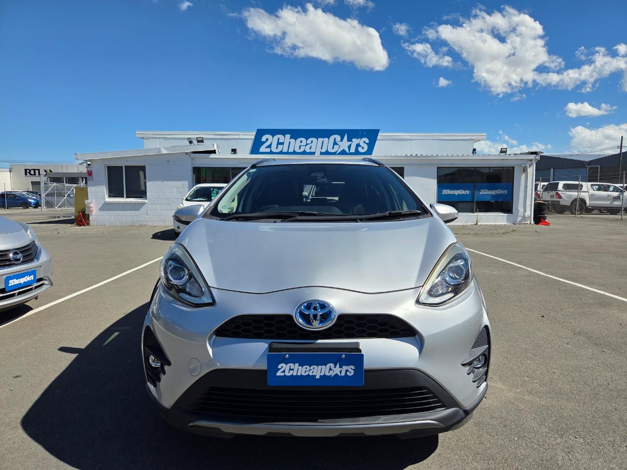 2018 Toyota Aqua Crossover Hatchback SMART KEY + REVERSING CAMERA + MAG WHEEL