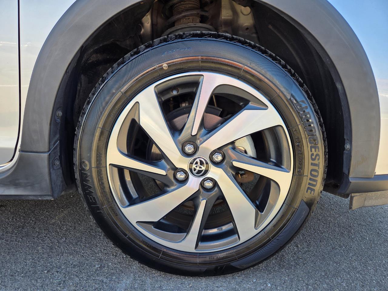 2018 Toyota Aqua Crossover Hatchback SMART KEY + REVERSING CAMERA + MAG WHEEL