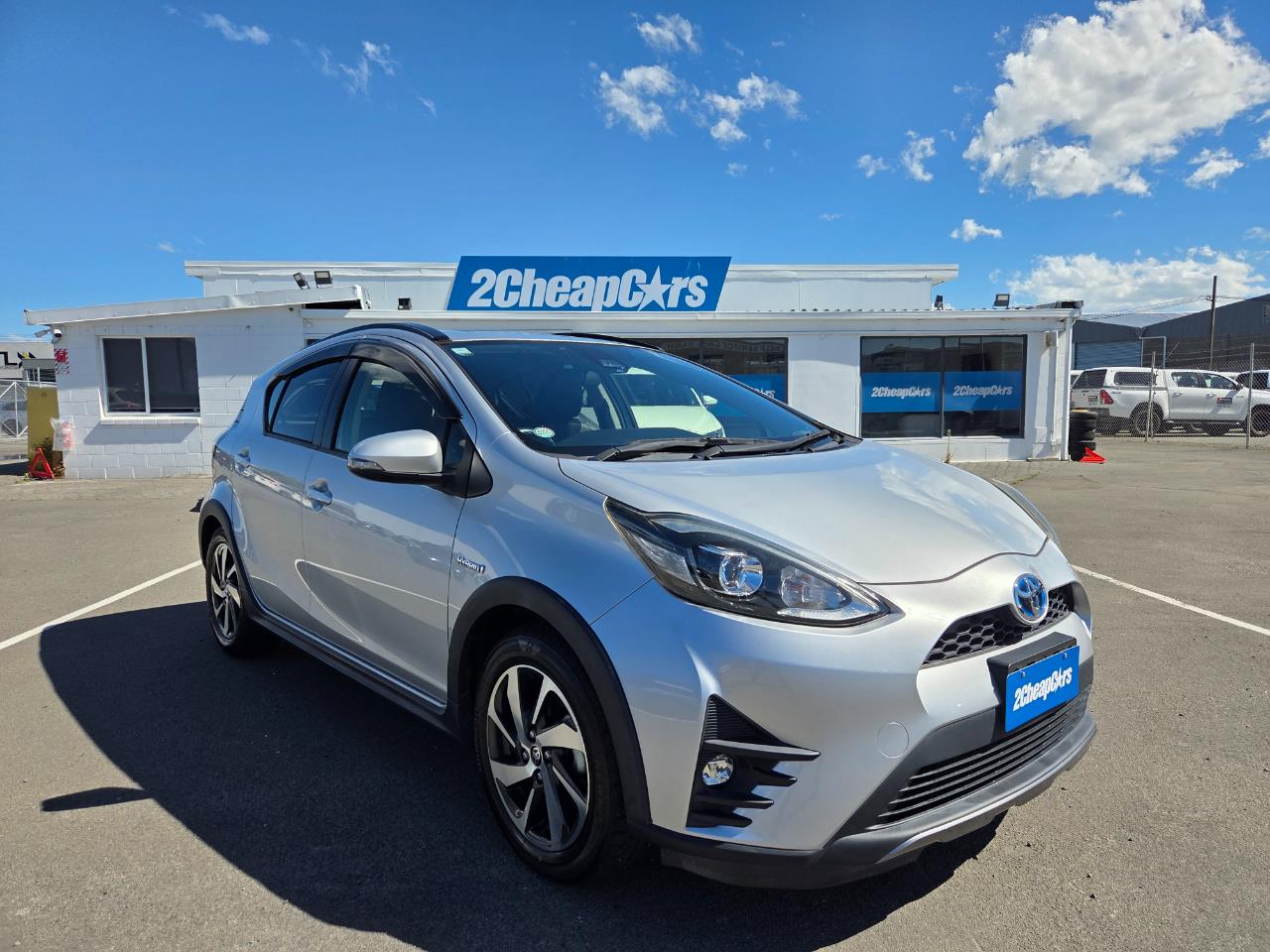 2018 Toyota Aqua Crossover Hatchback SMART KEY + REVERSING CAMERA + MAG WHEEL