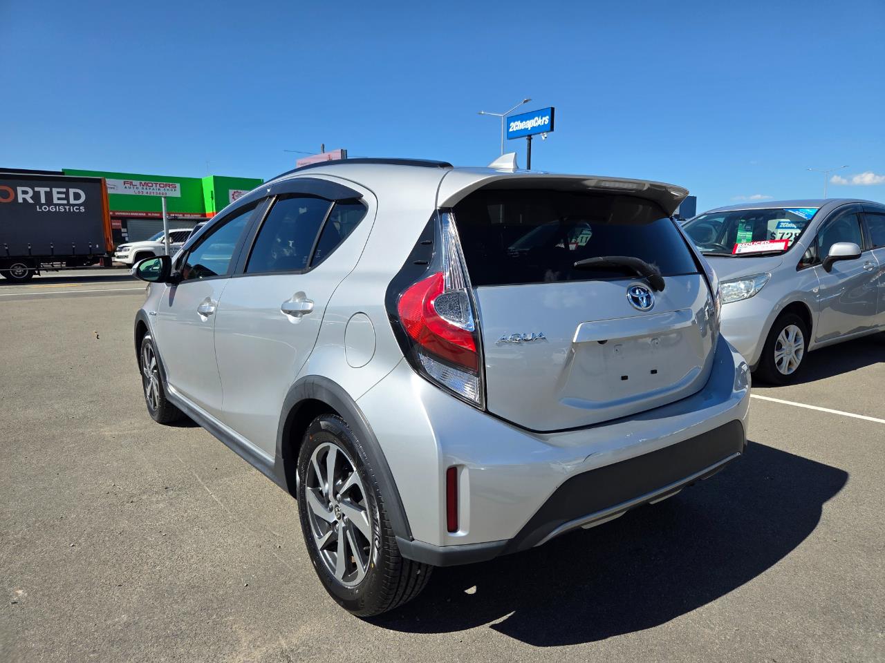 2018 Toyota Aqua Crossover Hatchback SMART KEY + REVERSING CAMERA + MAG WHEEL