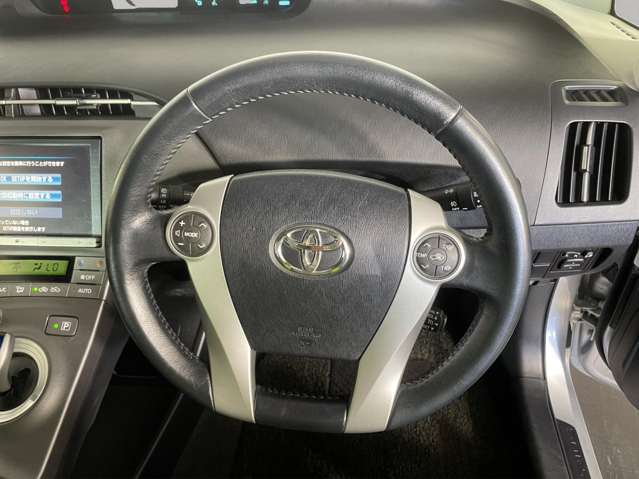 2012 Toyota Prius G Station Wagon CRUISE CONTROL + PUSH START + AUTO LIGHTS