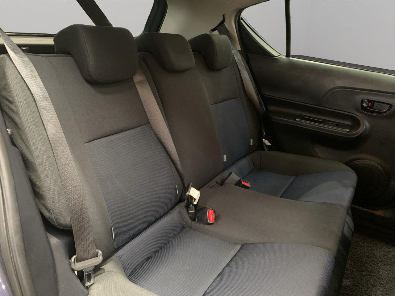 2015 Toyota Aqua Facelift Model S Hatchback CRUISE CONTROL + HEATED SEATS + REVERSING CAMERA