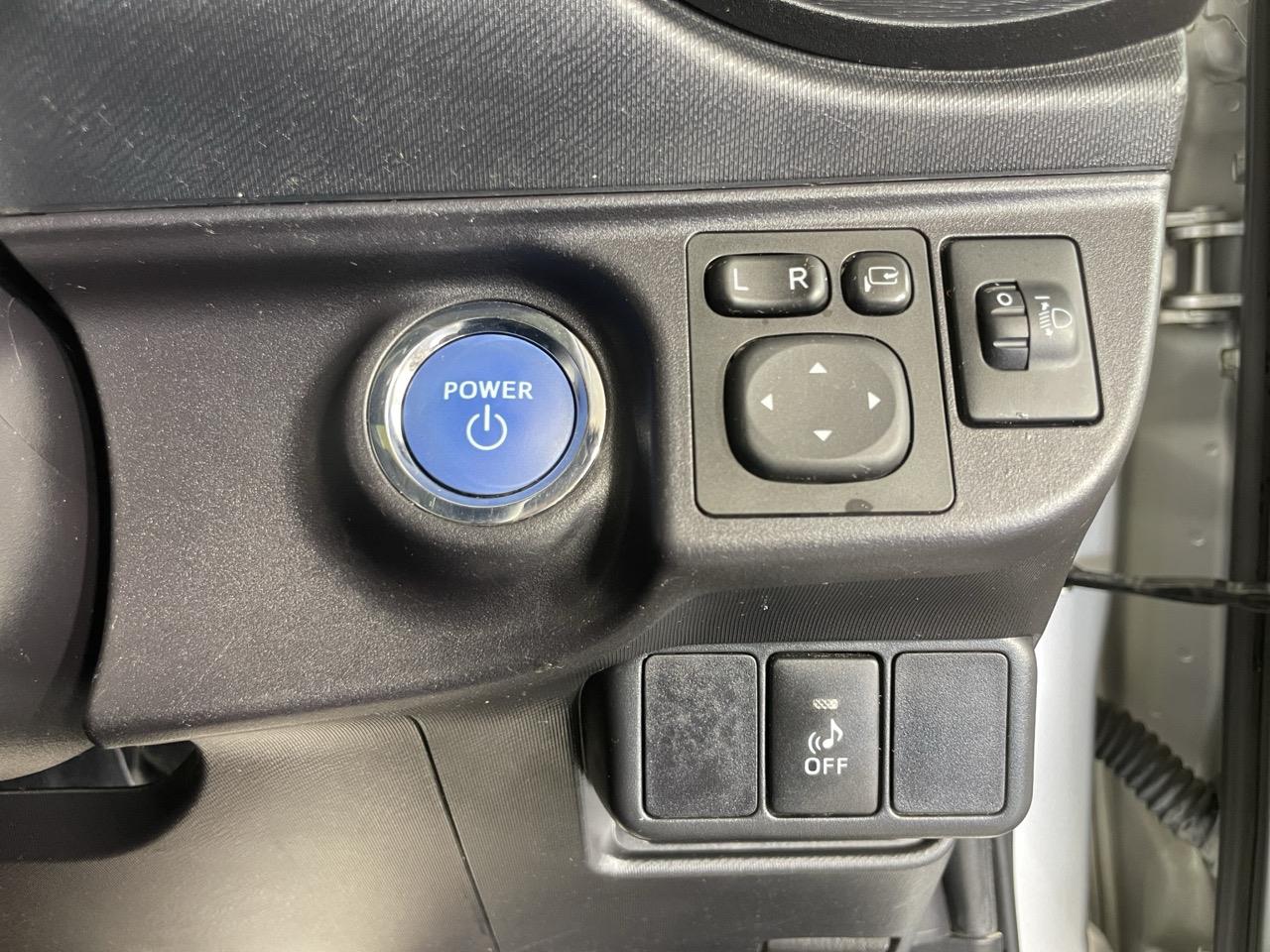 2014 Toyota Aqua G Hatchback REVERSING CAMERA + PUSH BUTTON START + AUTO LIGHTS