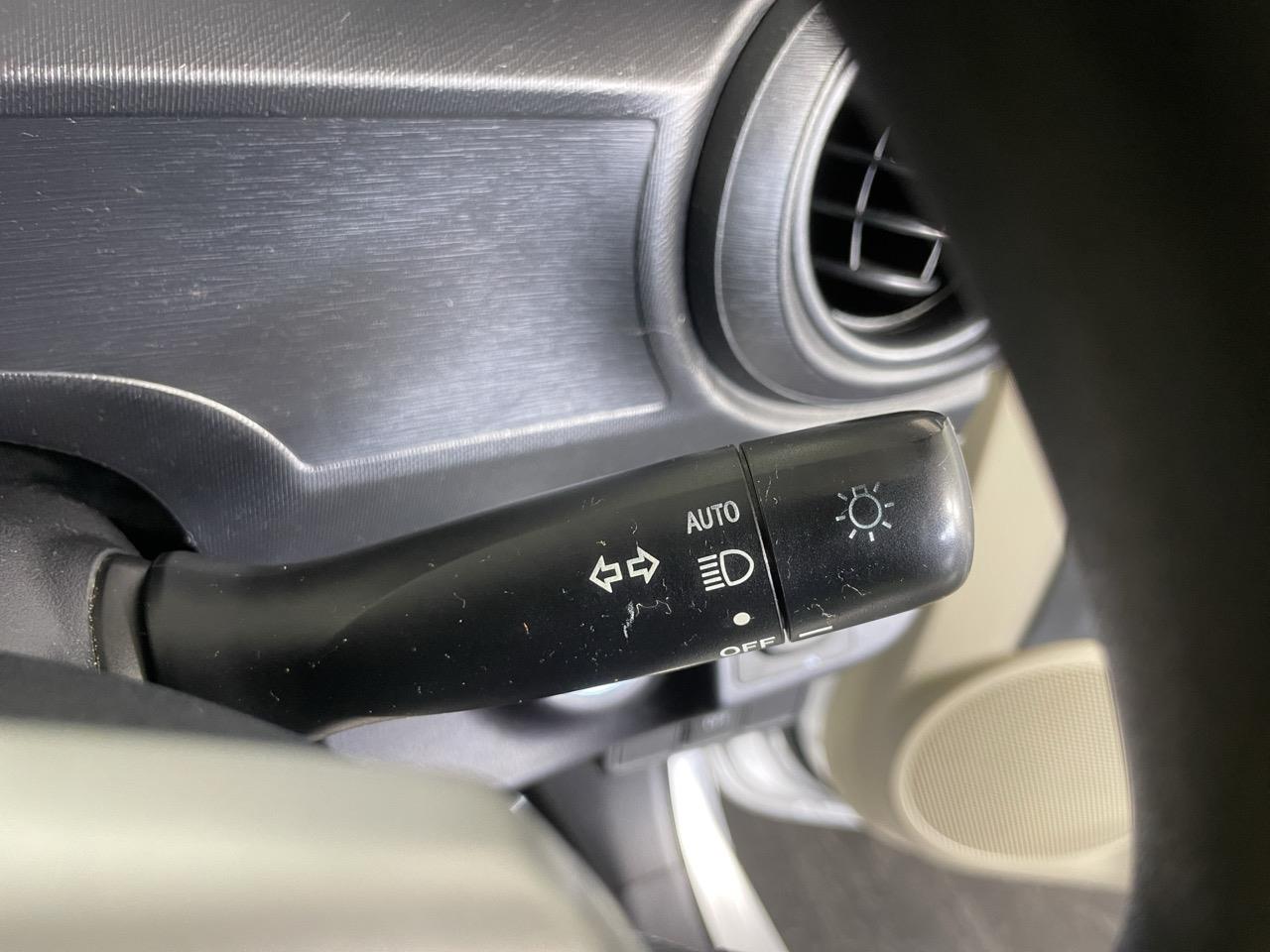 2014 Toyota Aqua G Hatchback REVERSING CAMERA + PUSH BUTTON START + AUTO LIGHTS