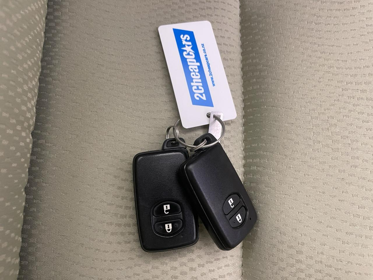 2014 Toyota Aqua G Hatchback REVERSING CAMERA + PUSH BUTTON START + AUTO LIGHTS