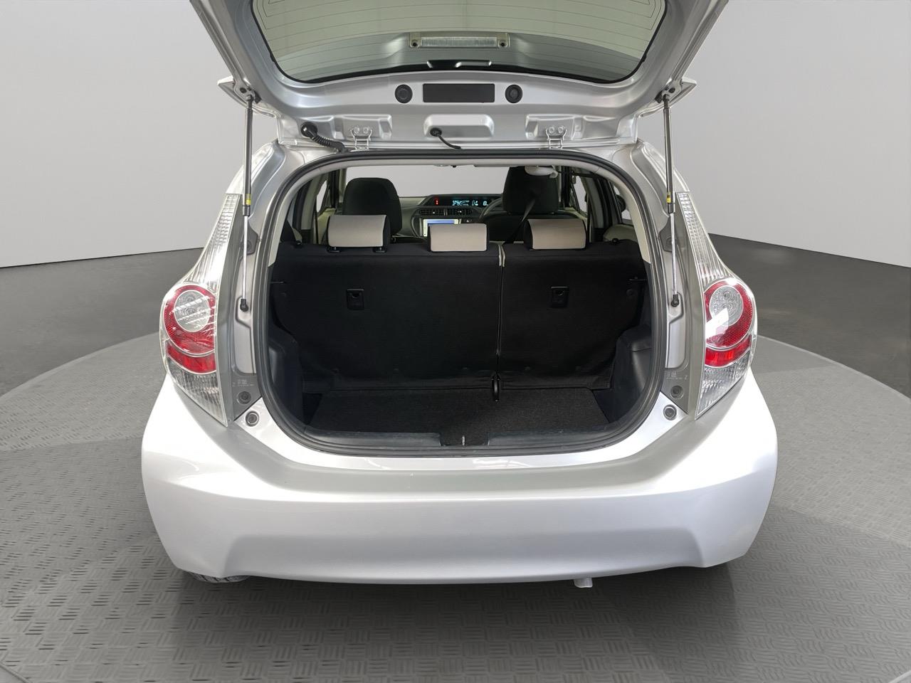 2014 Toyota Aqua G Hatchback REVERSING CAMERA + PUSH BUTTON START + AUTO LIGHTS