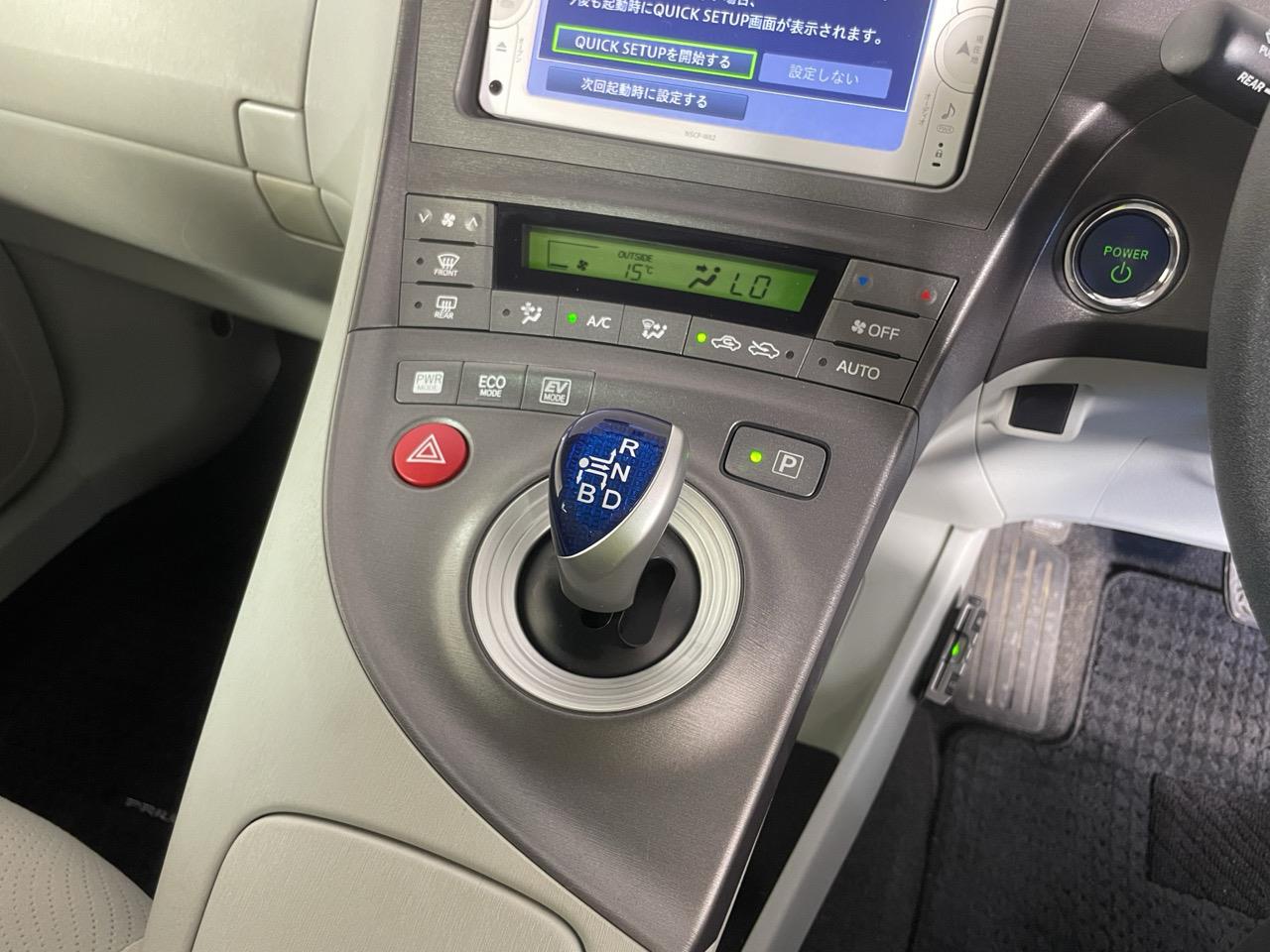 2012 Toyota Prius S Hatchback LOW KM + REVERSING CAMERA + AUTO LIGHTS