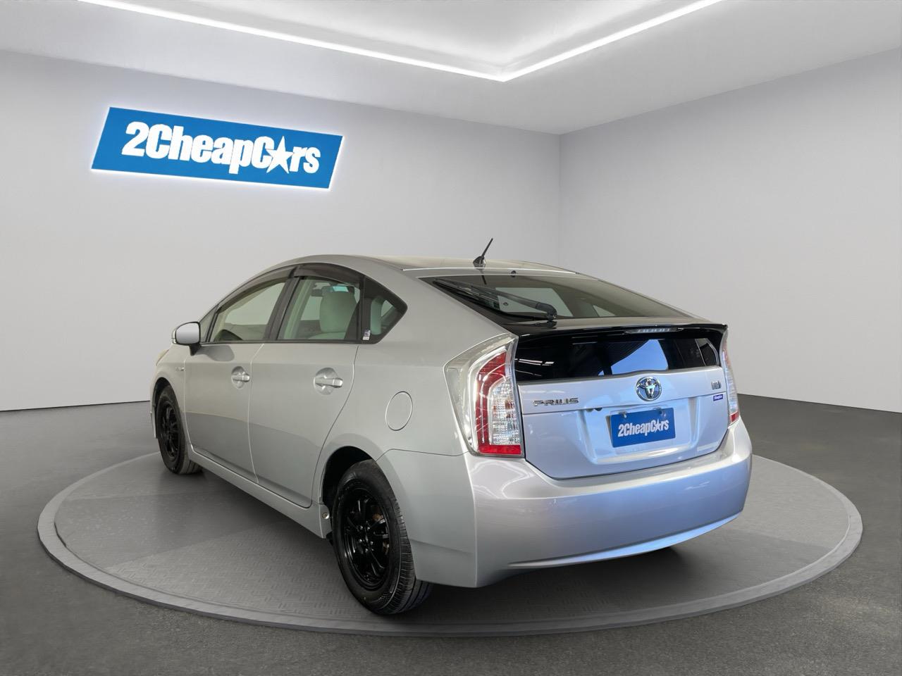 2012 Toyota Prius S Hatchback LOW KM + REVERSING CAMERA + AUTO LIGHTS