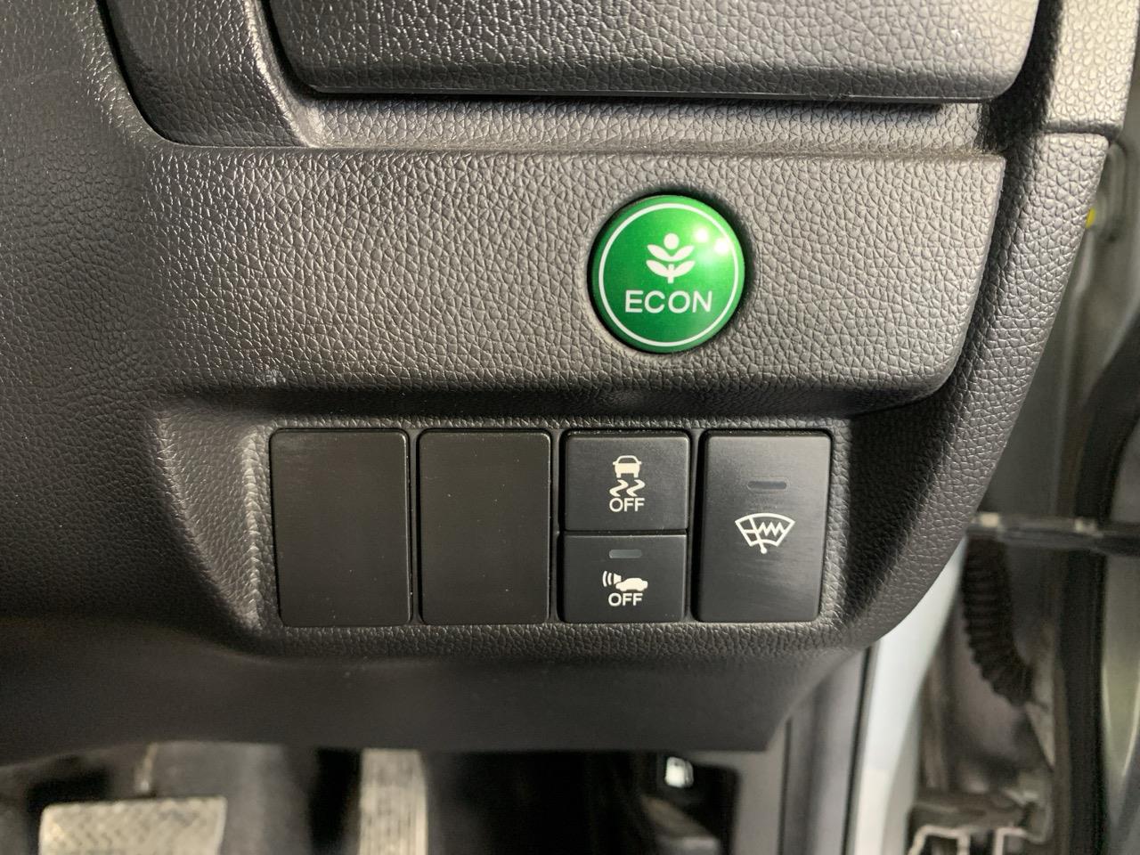 2013 Honda Fit Jazz Hybrid New Shape Hatchback REVERSING CAMERA + PUSH BUTTON START + AUTO LIGHTS