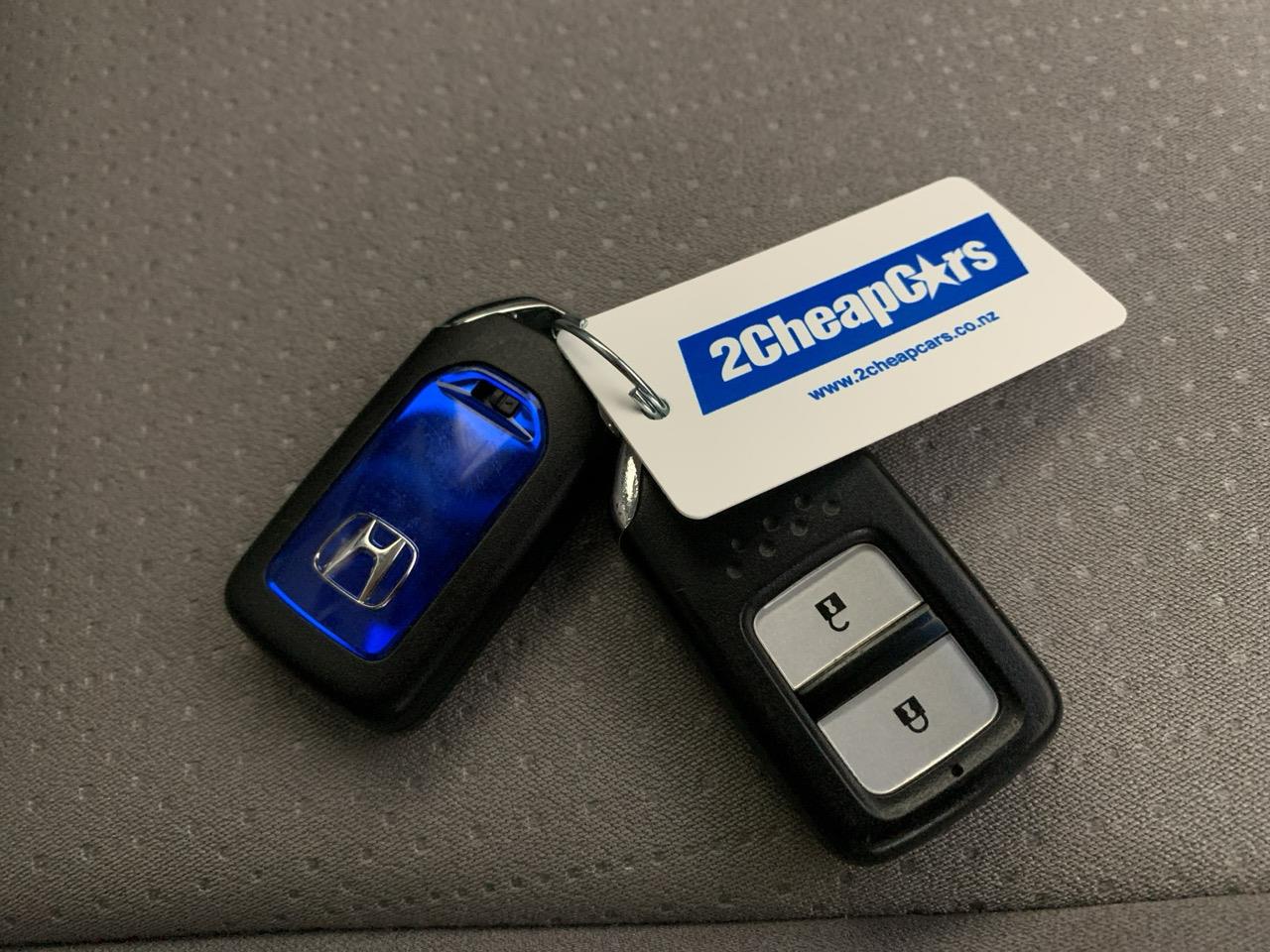 2013 Honda Fit Jazz Hybrid New Shape Hatchback REVERSING CAMERA + PUSH BUTTON START + AUTO LIGHTS