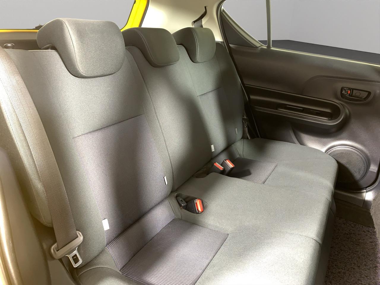 2017 Toyota Aqua New Shape G Hatchback REVERSING CAMERA + HEATED SEATS + AUTO LIGHTS