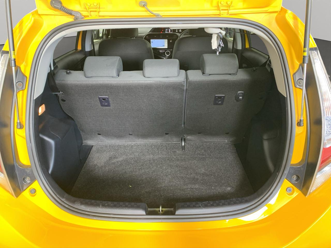 2017 Toyota Aqua New Shape G Hatchback REVERSING CAMERA + HEATED SEATS + AUTO LIGHTS