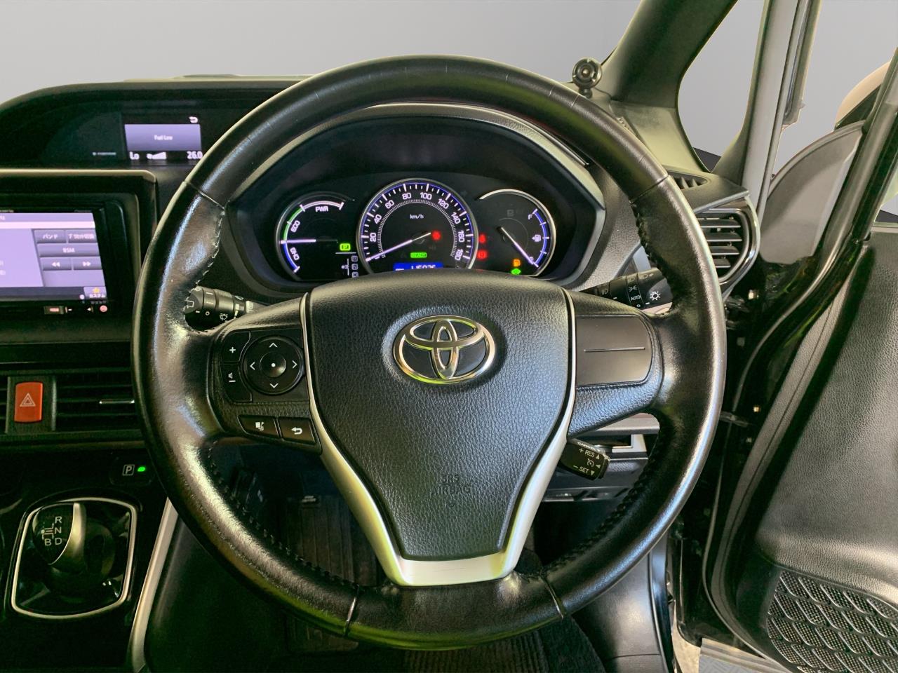 2014 Toyota Esquire Hybrid G People Mover CRUISE CONTROL + POWER SLIDING DOORS + AUTO LIGHTS