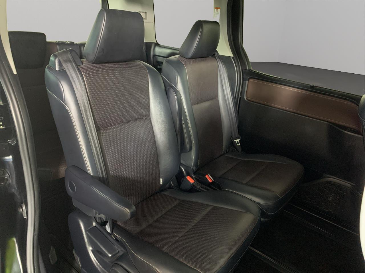 2014 Toyota Esquire Hybrid G People Mover CRUISE CONTROL + POWER SLIDING DOORS + AUTO LIGHTS