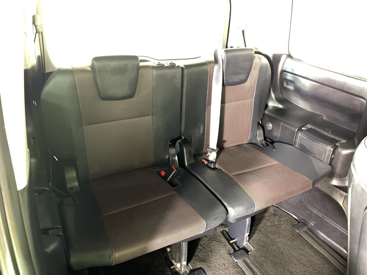 2014 Toyota Esquire Hybrid G People Mover CRUISE CONTROL + POWER SLIDING DOORS + AUTO LIGHTS