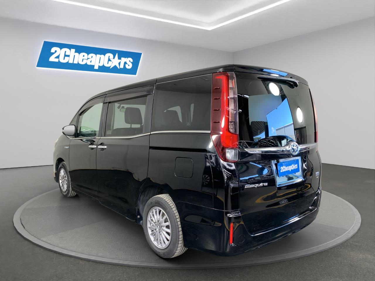 2014 Toyota Esquire Hybrid G People Mover CRUISE CONTROL + POWER SLIDING DOORS + AUTO LIGHTS