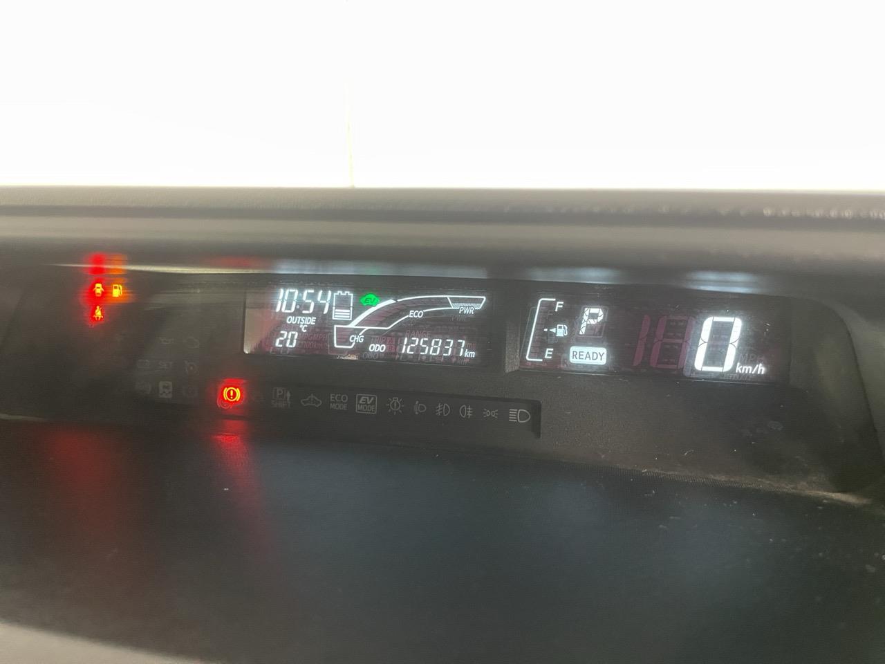 2015 Toyota Aqua Facelift Model S Hatchback PUSH BUTTON START + AUTO LIGHTS