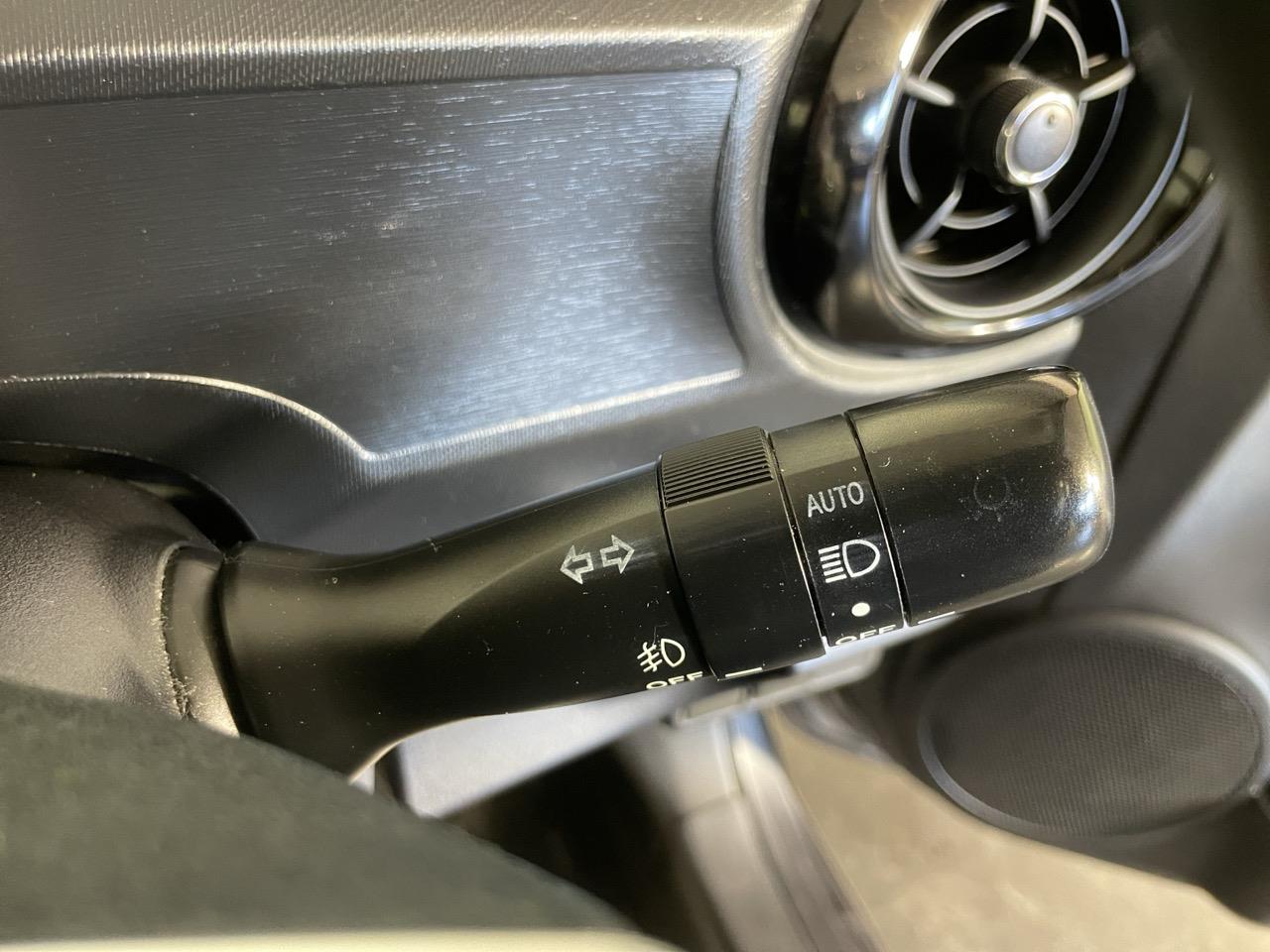 2015 Toyota Aqua Facelift Model S Hatchback PUSH BUTTON START + AUTO LIGHTS