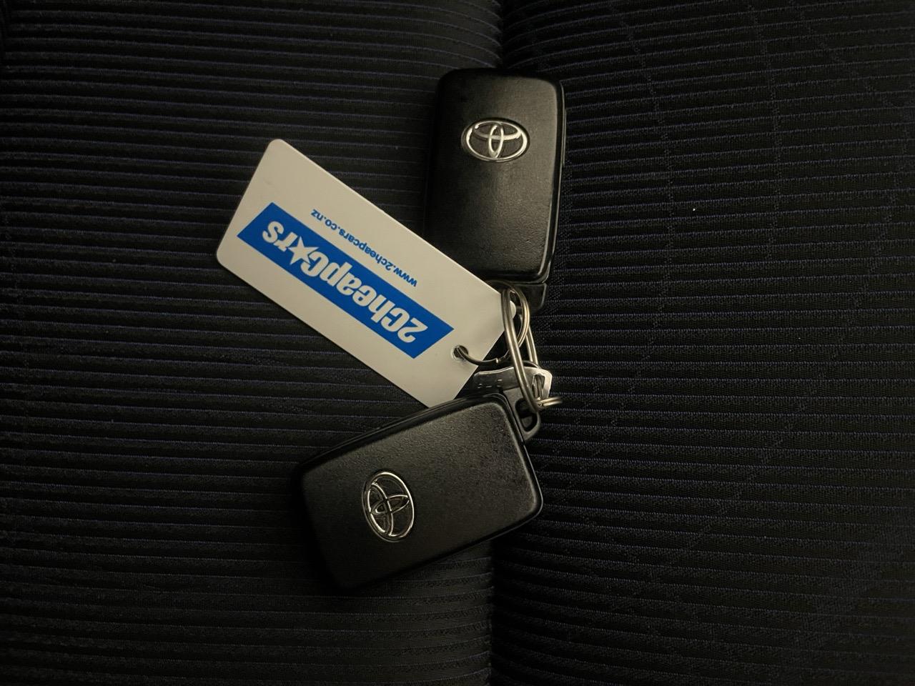 2015 Toyota Aqua Facelift Model S Hatchback PUSH BUTTON START + AUTO LIGHTS