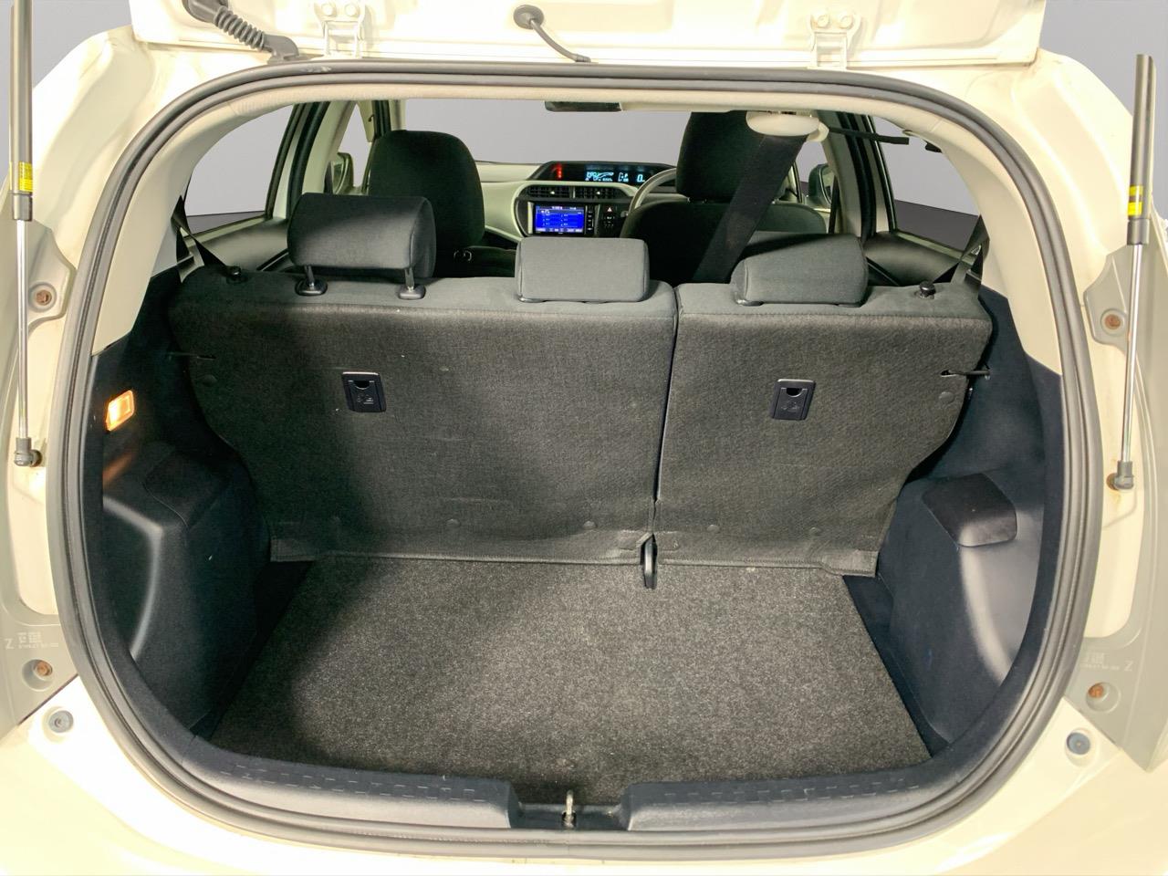 2014 Toyota Aqua S Hatchback PUSH START + REVERSING CAMERA + AUTO LIGHTS