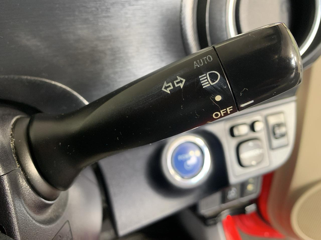 2013 Toyota Aqua G Hatchback HEATED SEATS+ PUSH BUTTON START + AUTO LIGHTS