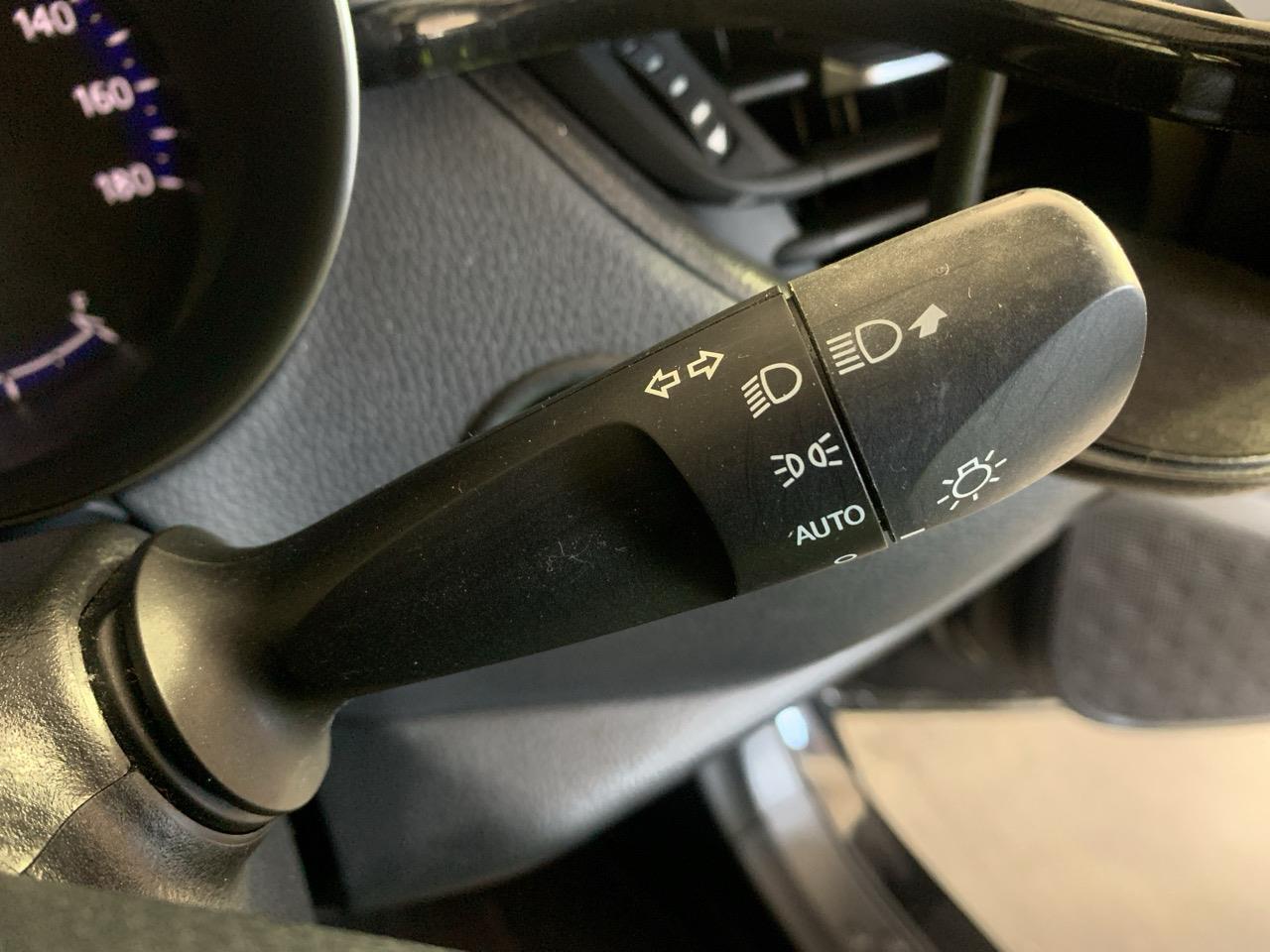 2019 Toyota C-HR HYBRID S RV/SUV LOW KMS + CRUISE CONTROL + AUTO LIGHTS