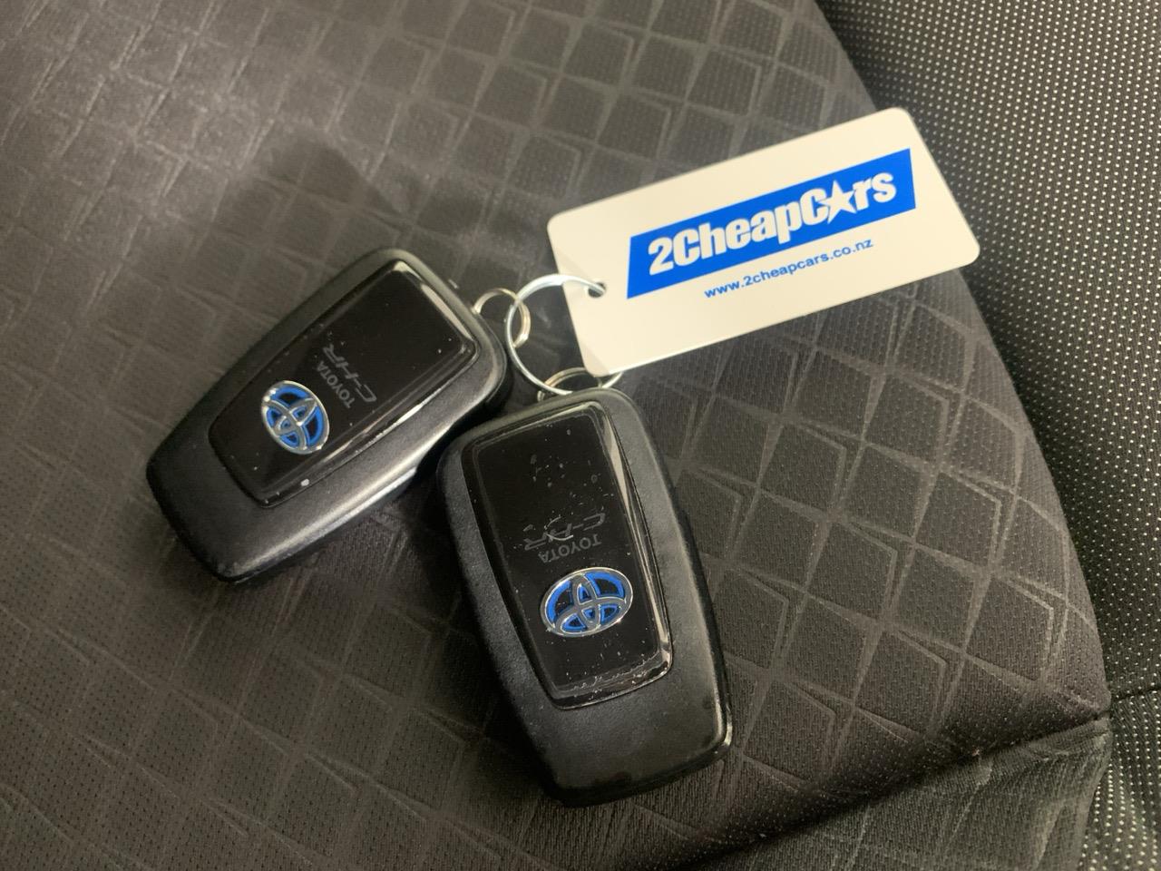 2019 Toyota C-HR HYBRID S RV/SUV LOW KMS + CRUISE CONTROL + AUTO LIGHTS